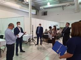 Imagen de profesionales de la Organización de Estados Americanos (OEA) en El Salvador.