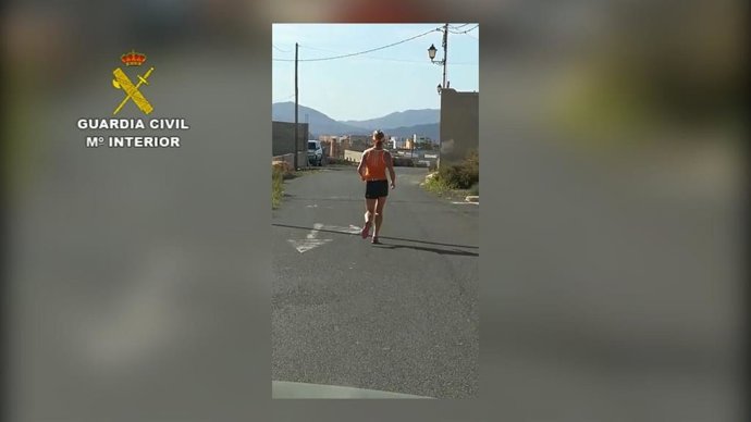 Una mujer es sorprendida saltándose el confinamiento para hacer running