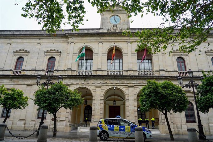 Fachada del Ayuntamiento de Sevilla durante el estado de alarma