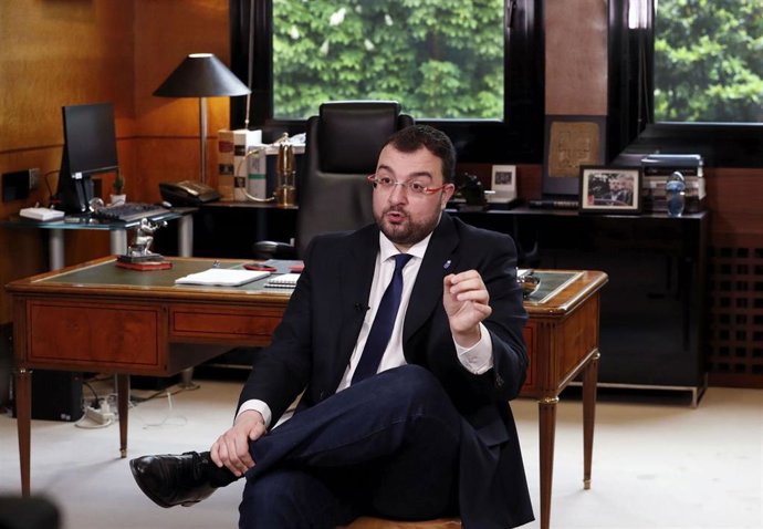 El presidente del Principado de Asturias, Adrián Barbón