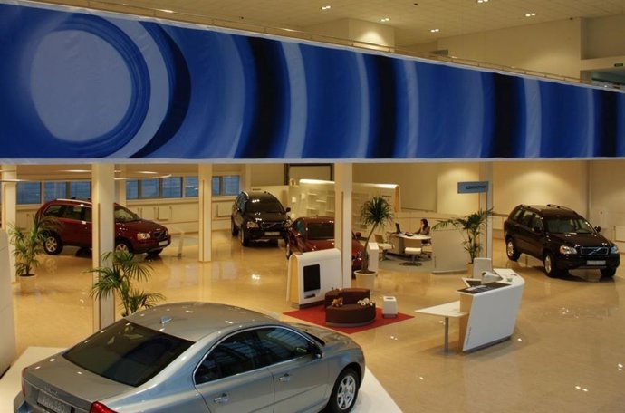 Imagen de un concesionario de vehículos.