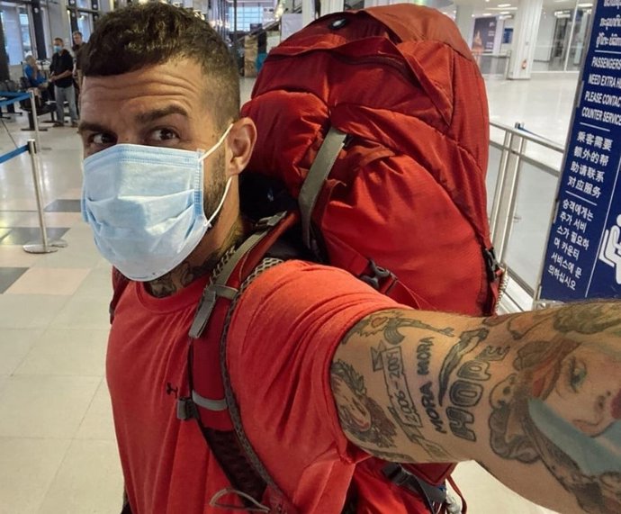 El enfermero Antonio García informó en su cuenta de Instagram del inicio de su viaje de vuelta desde Laos