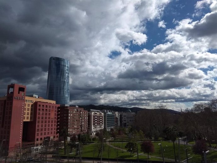Cielos nubosos. Bilbao.