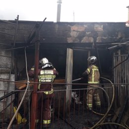 Bomberos sofocan un incendio en Borja