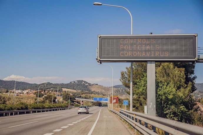 Carretera catalana en un martes con el estado de alarma en vigor.