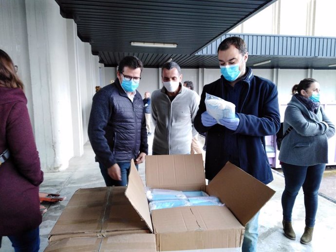 El Ayuntamiento de Terrassa (Barcelona) recibe un pedido de 400.000 mascarillas compradas en China.