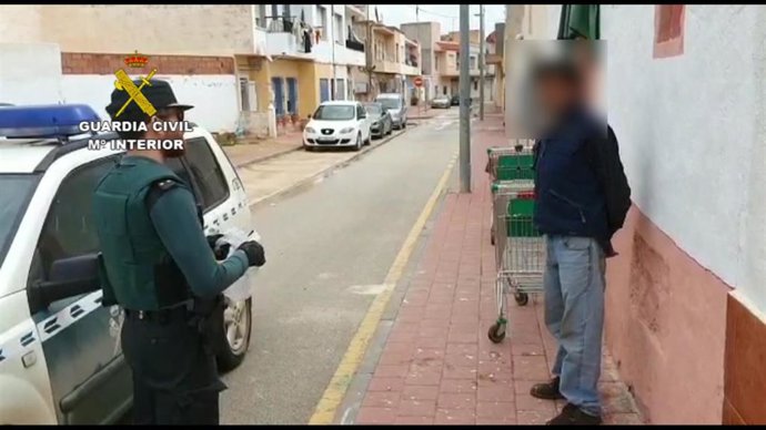 Imagen del detenido por la Guardia Civil