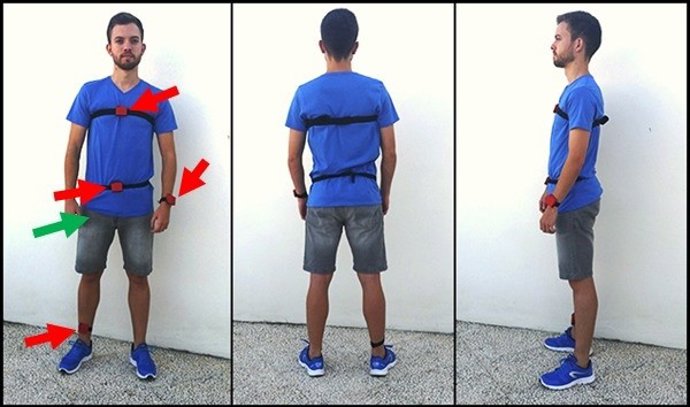 Un modelo muestra la colocación de los sensores inalámbricos del sistema de detección de caídas