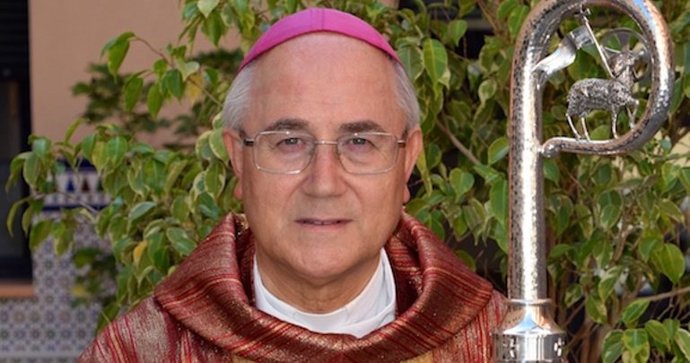 El obispo de Almería, Adolfo González Montes