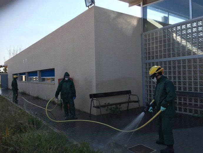 Fotos de fumigación en la residencia de personas con discapacidad de Canteras. Coronavirus. COVID-19