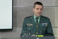 Simón no ve "decente" criticar al general de la Guardia Civil, que hoy fue aplaudido en la rueda de Moncloa