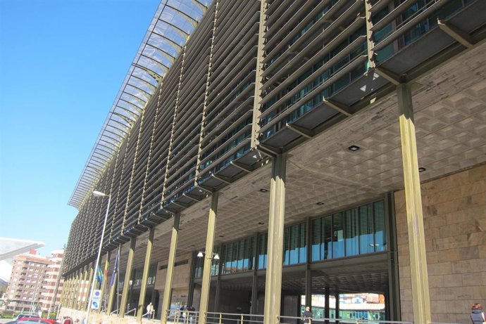 Edificio del EASMU en Oviedo.