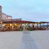 Los chiringuitos de playa en Cádiz dan la temporada por perdida, se sienten "heridos de gravedad" y piden ayudas