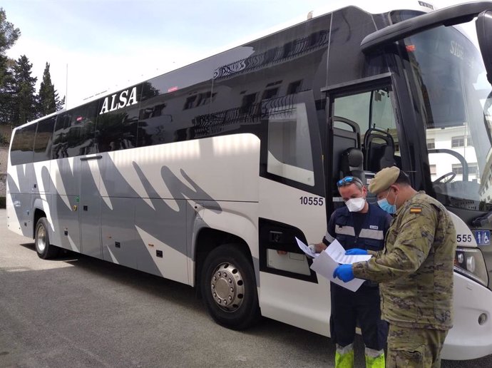 Alsa pone autobuses a disposición del Ejército