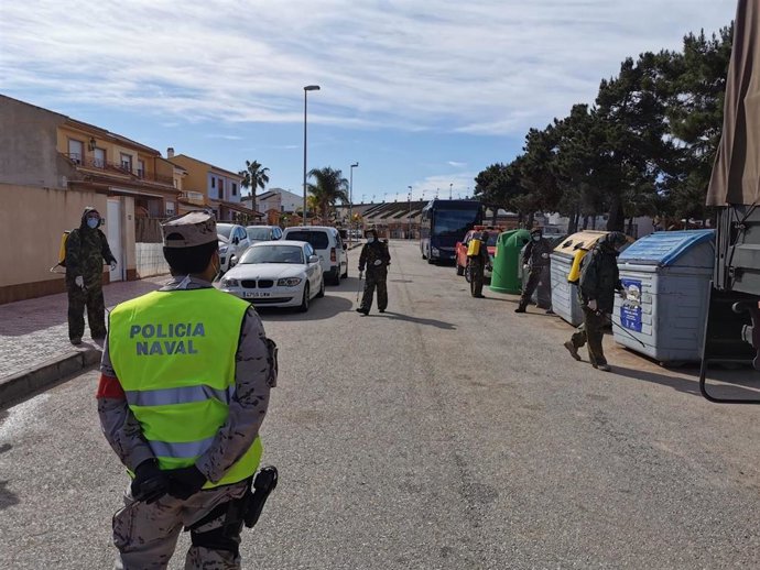 Labores de desinfección de la Armada Española en la provincia de Cádiz