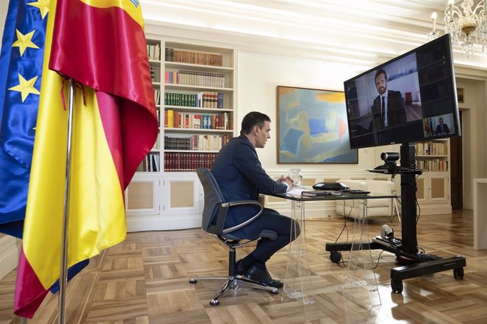 Pedro Sánchez se reúne con Pablo Casado por videoconferencia en torno a los Pact