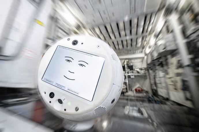 Un robot empático empieza a trabajar en la Estación Espacial