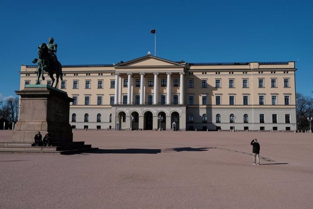 Plaza junto al Palacio Real de Noruega