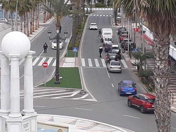 Policía Local de Roquetas de Mar (Almería) realiza controles en el municipio