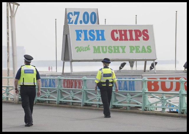 Patrulla de la Policía en Brighton, Reino Unido