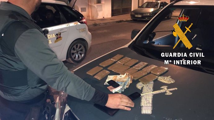 Detenidas dos personas con 14 tabletas de hachís en Níjar (Almería)
