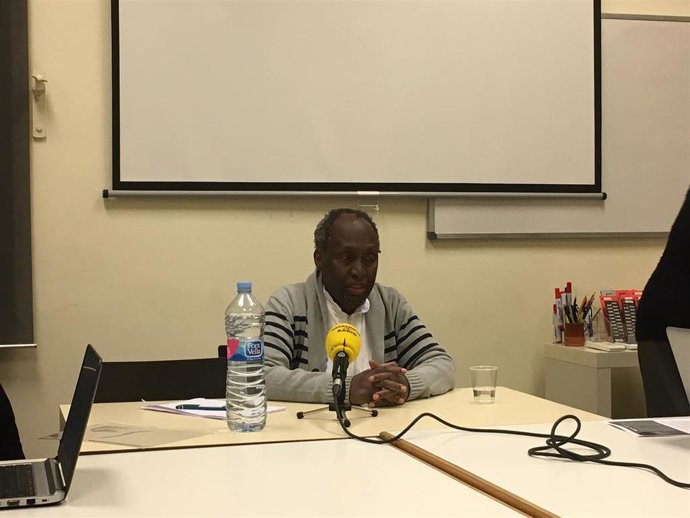El escritor Ngugi wa Thiong'o presenta sus memorias (archivo)