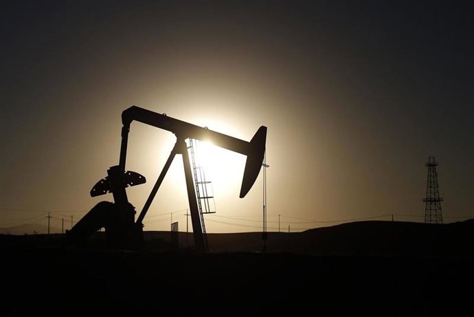 Imatge d'una terminal d'extracció de petroli