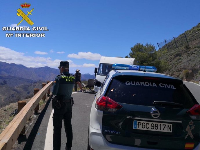 Guardia Civil encuentra a una pareja en su autocaravana