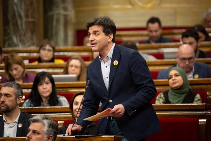El presidente de ERC en el Parlament, Sergi Sabri interviene en una sesión plenaria en Barcelona (Catalunya, España), a 12 de febrero de 2020.