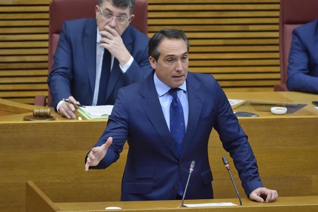 El portavoz de Economía del Grupo Popular en Les Corts, Rubén Ibáñez