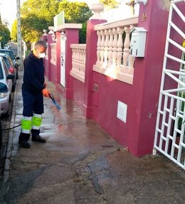 Labores de desinfección en Palomares del Río