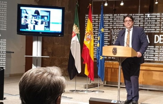 Vergeles en rueda de prensa sobre el protocolo de acompañamiento de familiares a enfermos críticos de Covid-19