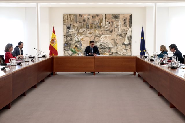 El presidente del Gobierno, Pedro Sánchez, preside la reunión del Comité Técnico de Gestión del COVID-19 en el día 37 del estado de alarma decretado por la crisis del coronavirus, en Madrid (España), a 20 de abril de 2020.