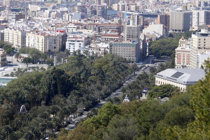 Vistas de calles y avenidas de Málaga durante el confinamiento 