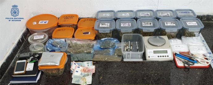 Material incautado en la operación por la Policía Nacional.