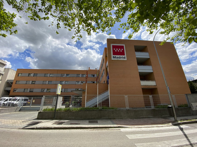 Fachada de la Residencia Usera Domusvi, denunciada por el sindicato Progresa ante Inspección de Trabajo por la situación en la que viven los trabajadores y usuarios