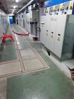 Interior de un centro de transformación de suministro eléctrico de Endesa