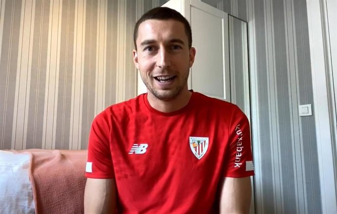 El jugador del Athletic Club Oscar De Marcos en una rueda de prensa #desdecasa