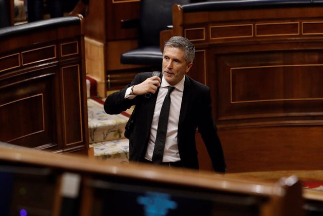 El ministro del Interior, Fernando Grande-Marlaska, abandona el Congreso el pasado 14 de marzo