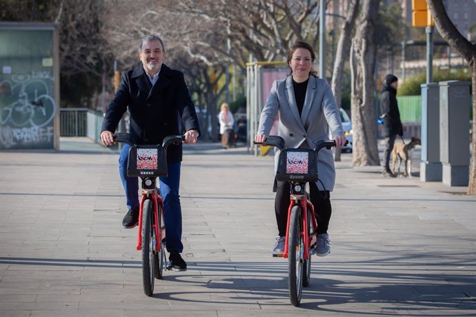 Els tinents d'alcalde Jaume Collboni i Janet Sanz presenten l'ampliació territorial del Bicing