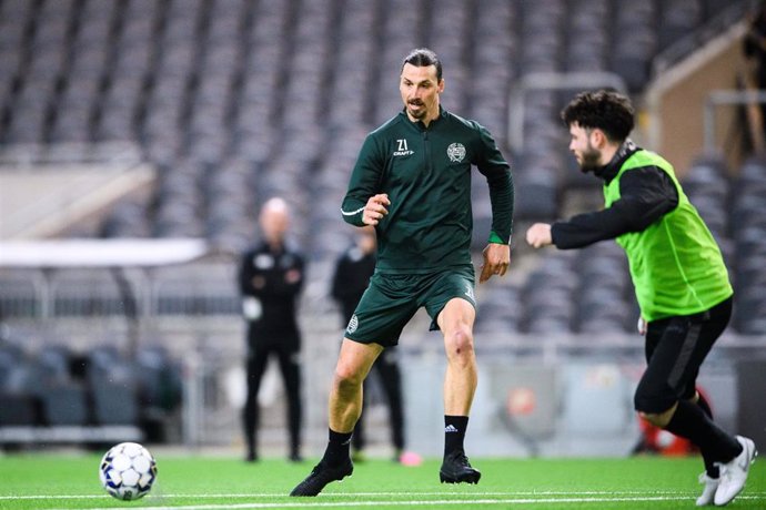 Zlatan Ibrahimovic se entrena con el Hammarby Football