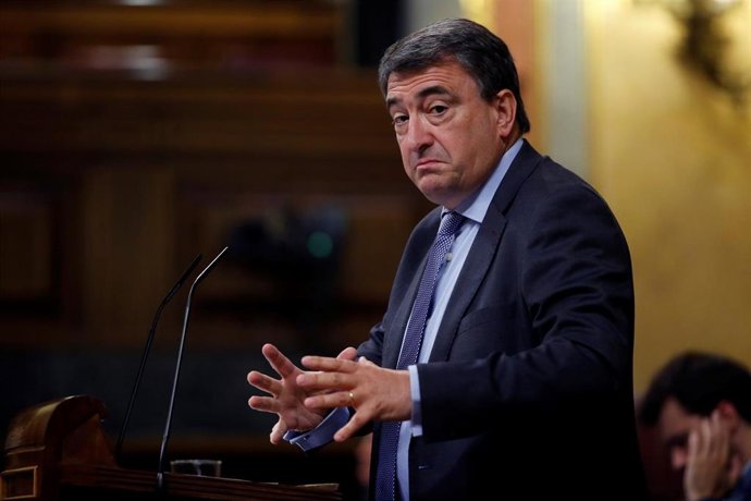 El portavoz del PNV, Aitor Esteban, en el Pleno del Congreso.