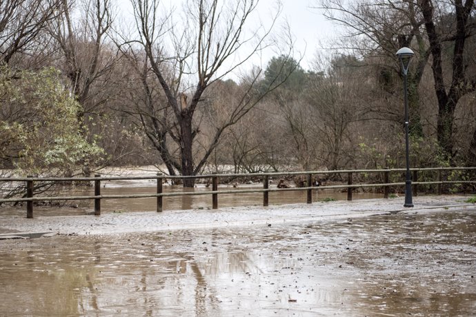 El rio Ter se desborda debido a las fuertes lluvias que ha dejado la borrasca 'Gloria', en Girona /Catalunya (España), a 22 de enero de 2020.
