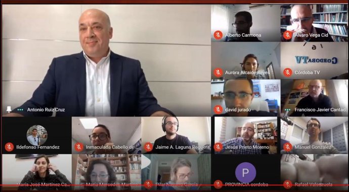 El presidente de la Diputación de Córdoba, Antonio Ruiz (arriba a la izda.), en una rueda de prensa telemática
