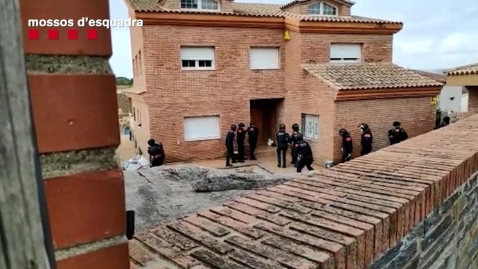 Cinco detenidos por cuatro robos en urbanización del Vendrell (Tarragona)