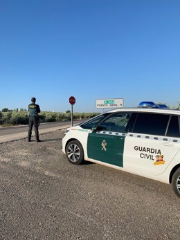 La Guardia Civil cerca de Puente Genil.