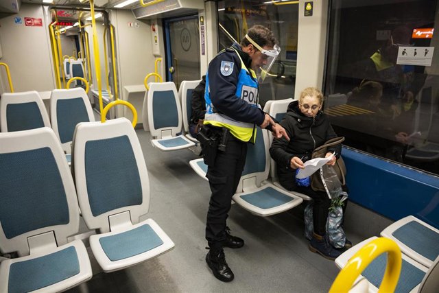 Vigilancia policial en el metro de Oporto