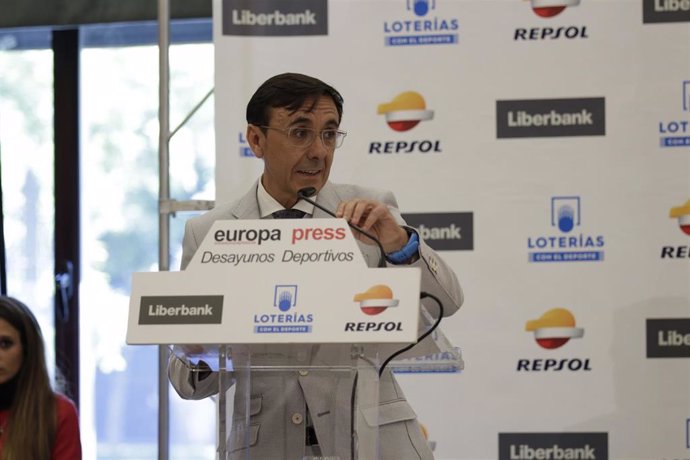 José Hidalgo, presidente de ADESP, durante su charla en los Desayunos Deportivos de Europa Press