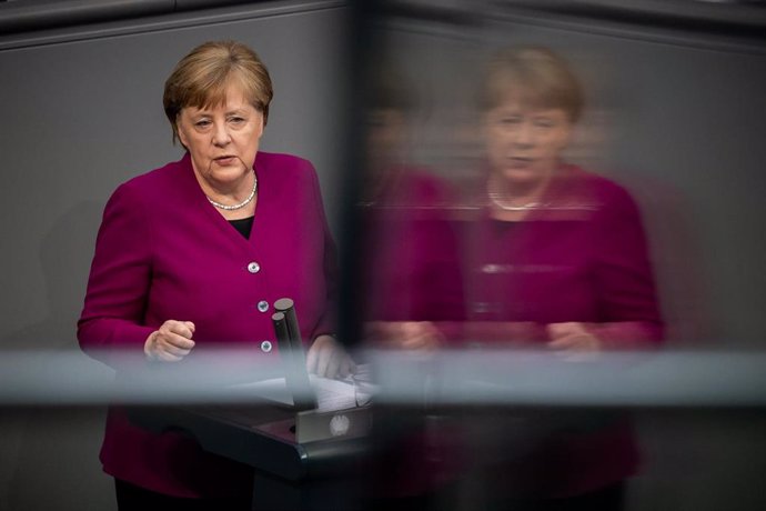 Angela Merkel interviene ante el Bundestag