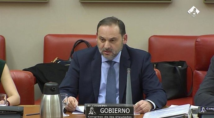 El ministro de Transportes, Movilidad y Agenda Urbana, José Luis Ábalos, durante una reciente comparecencia en la Comisión de Transportes en el Congreso de los Diputados.